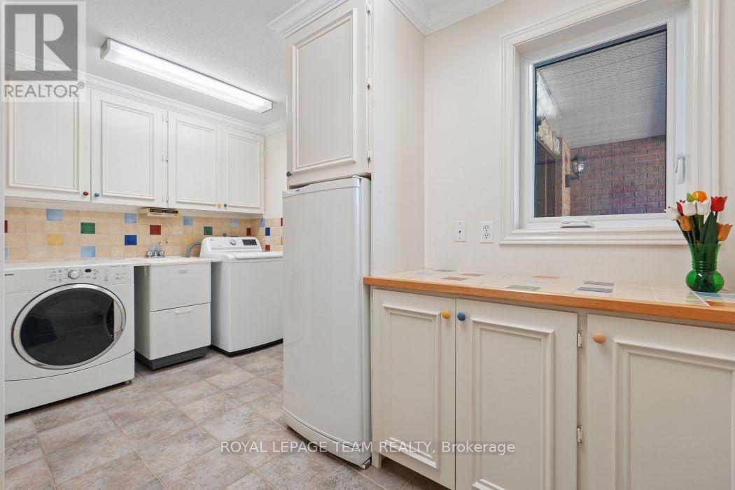 5050 Mowatview Court Property Photo 29
