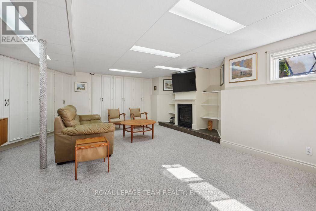 5050 Mowatview Court Property Photo 32
