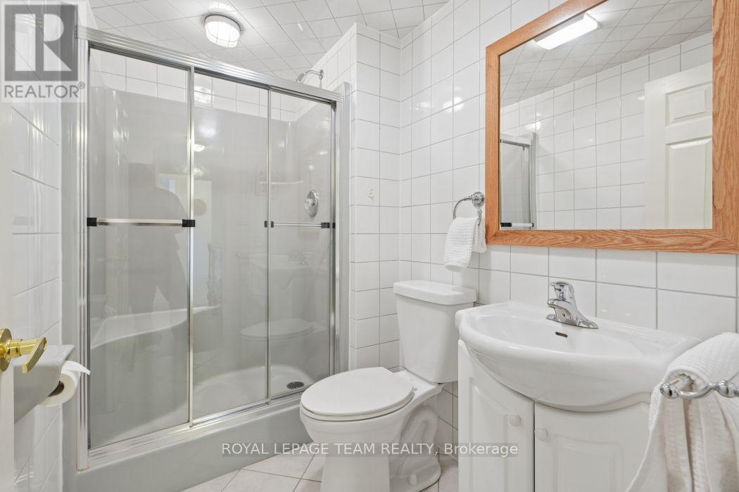 5050 Mowatview Court Property Photo 34