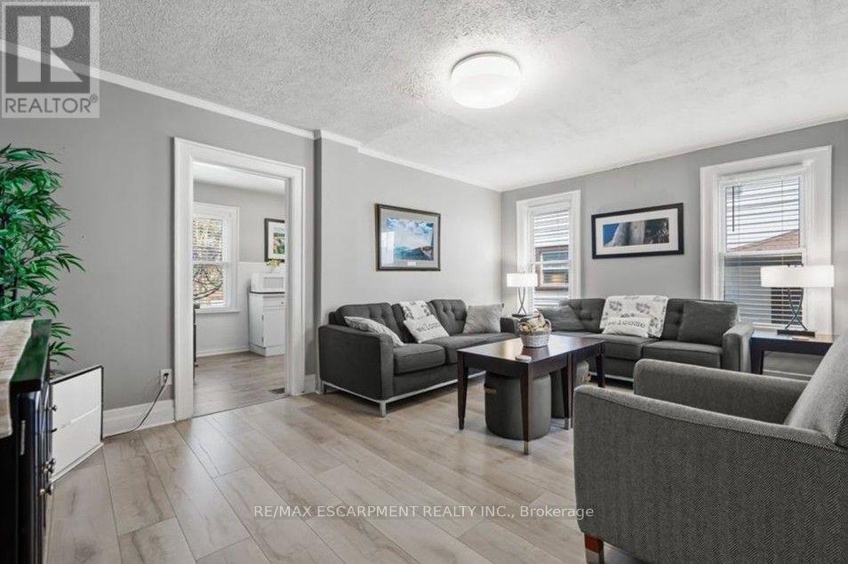 5429 Second Avenue Property Photo 3