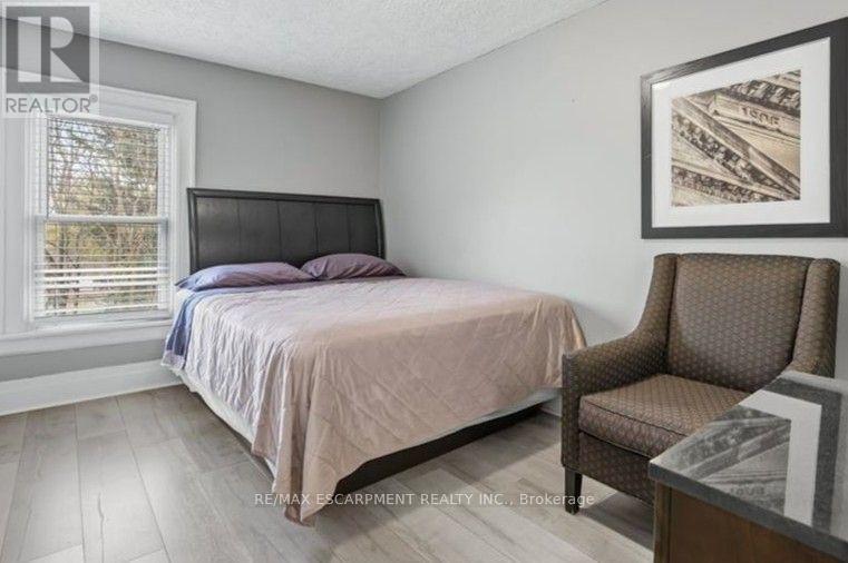 5429 Second Avenue Property Photo 7