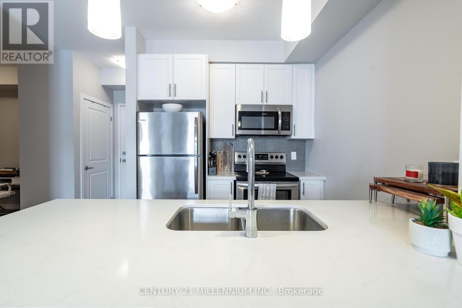 125 - 125 Shoreview Place W Property Photo 12