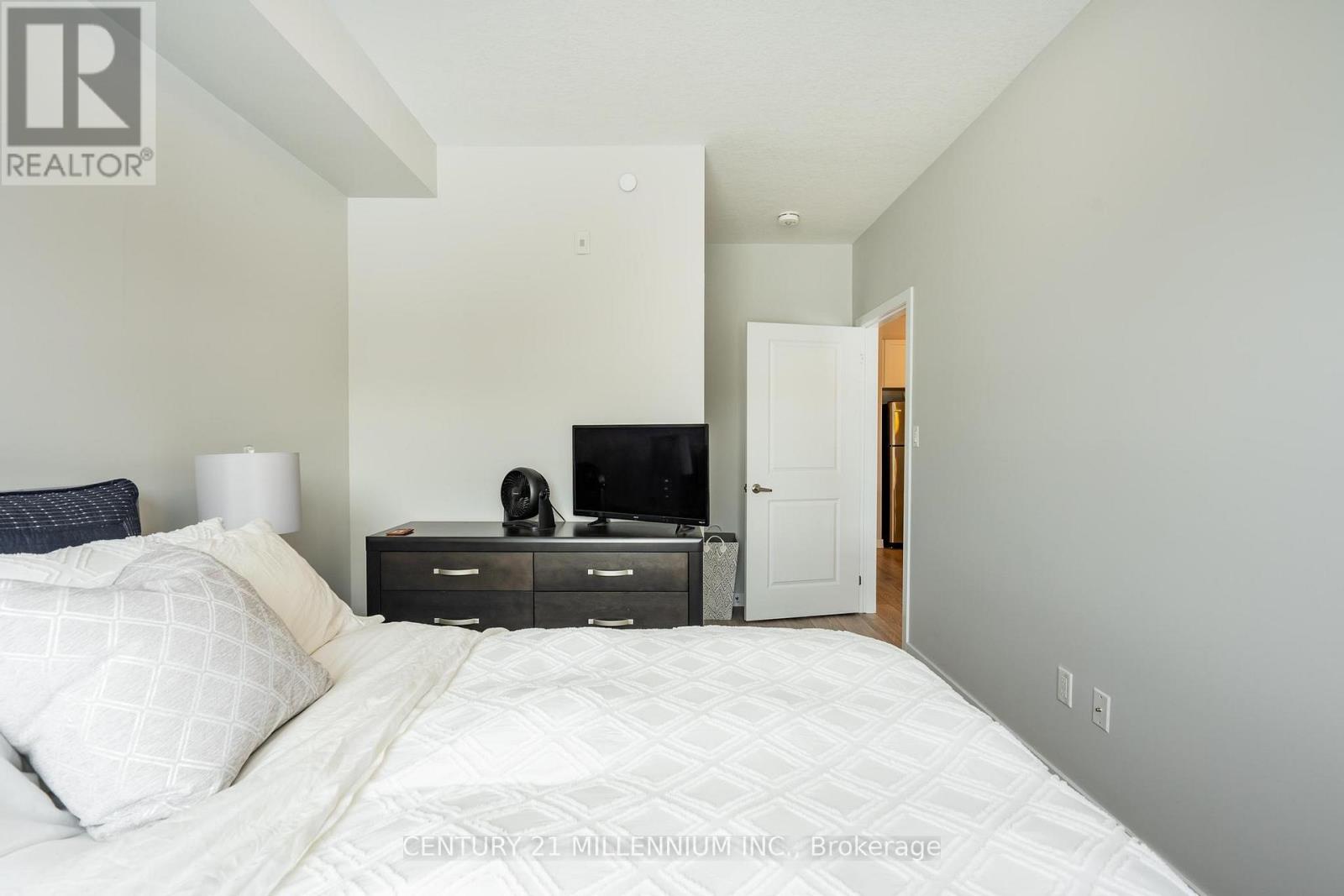 125 - 125 Shoreview Place W Property Photo 22