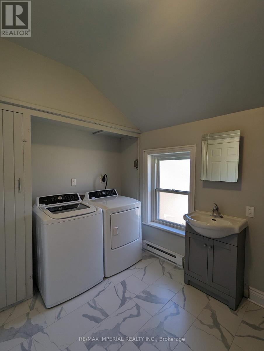 Upper - 2 Huron Street Property Photo 3
