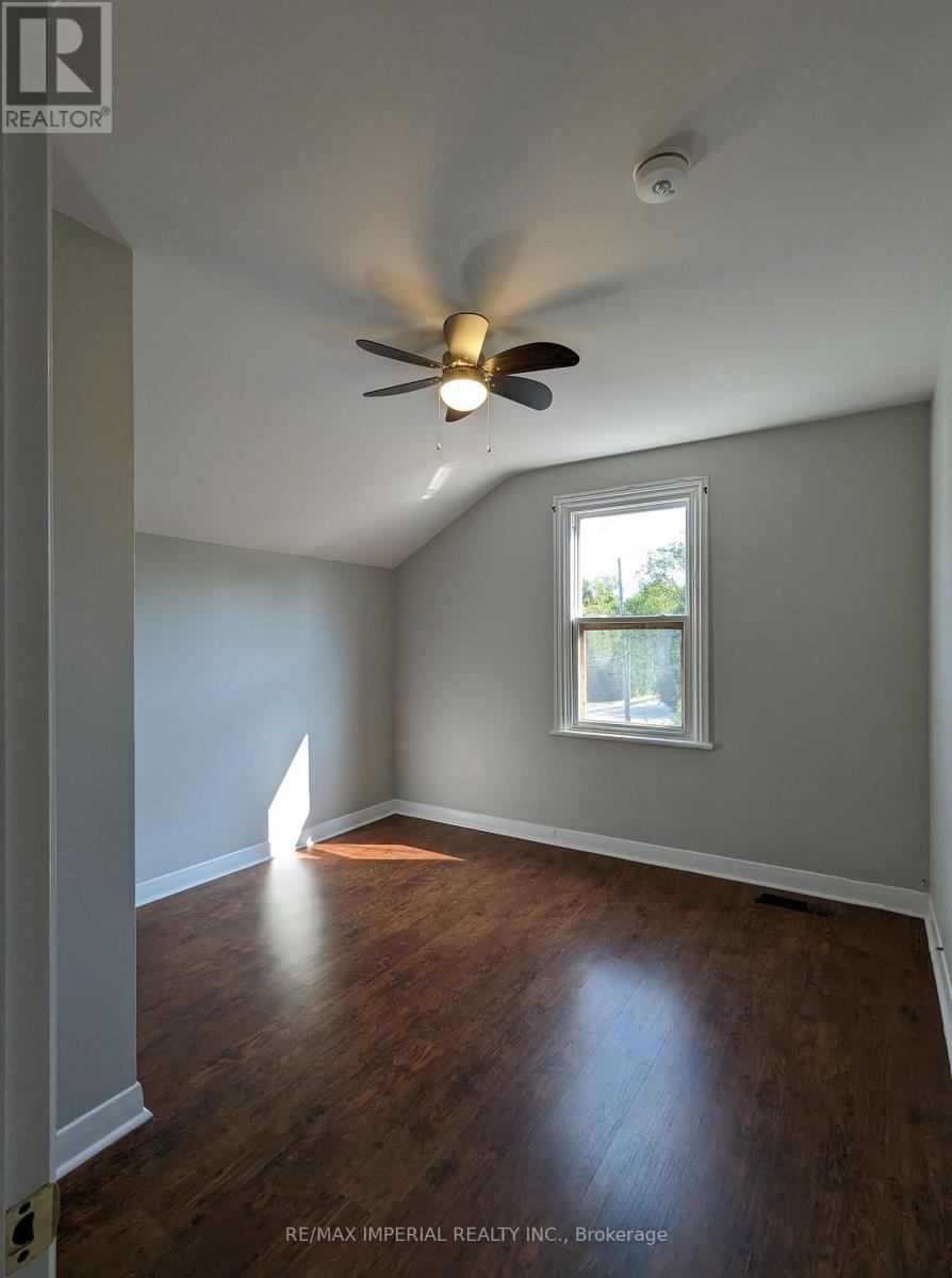 Upper - 2 Huron Street Property Photo 4