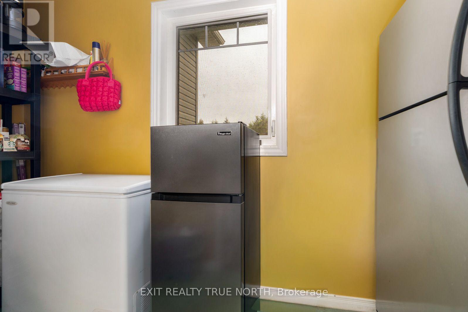 145489 16 Side Road Property Photo 9