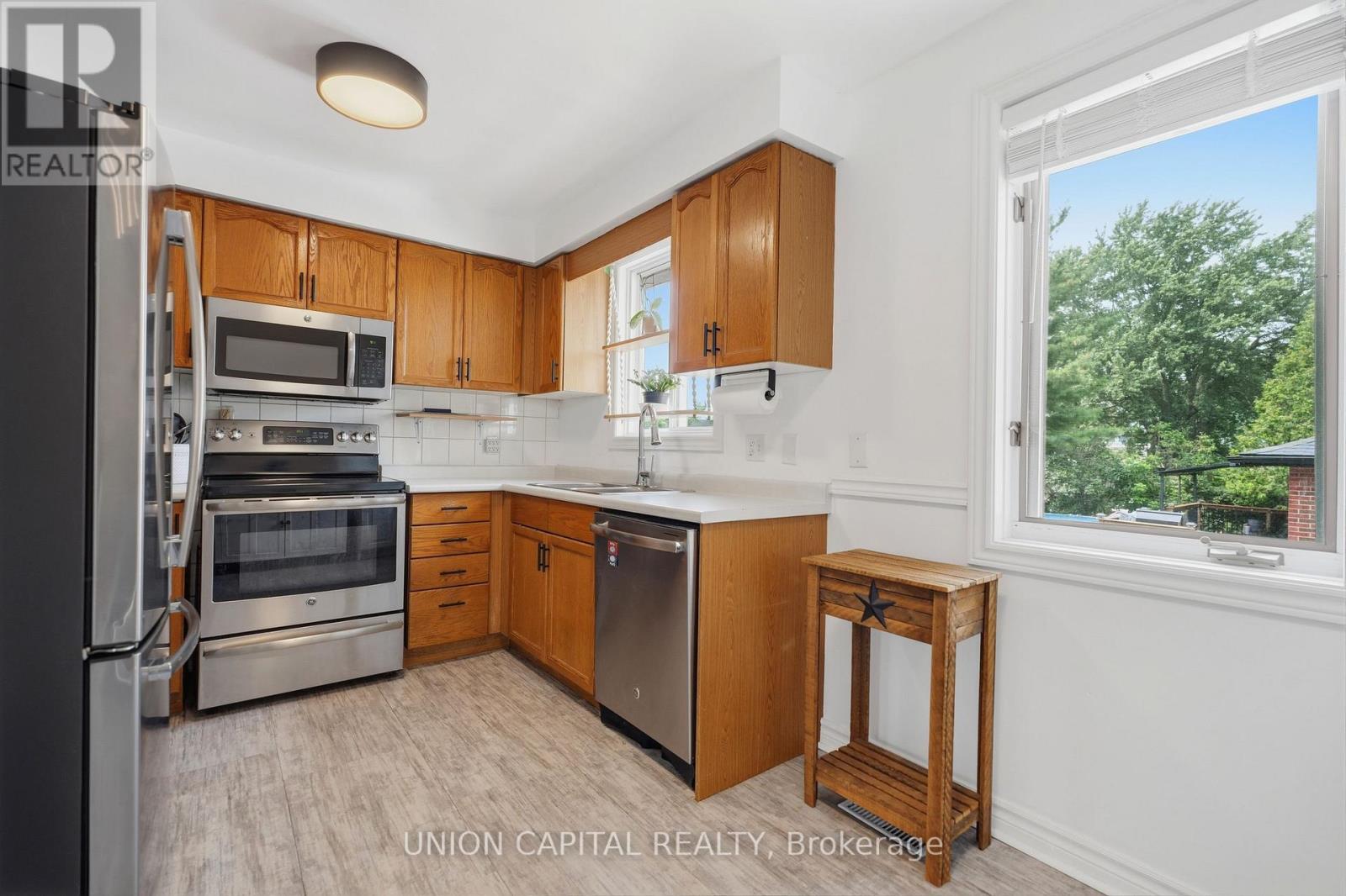 6699 Montrose Road Property Photo 11