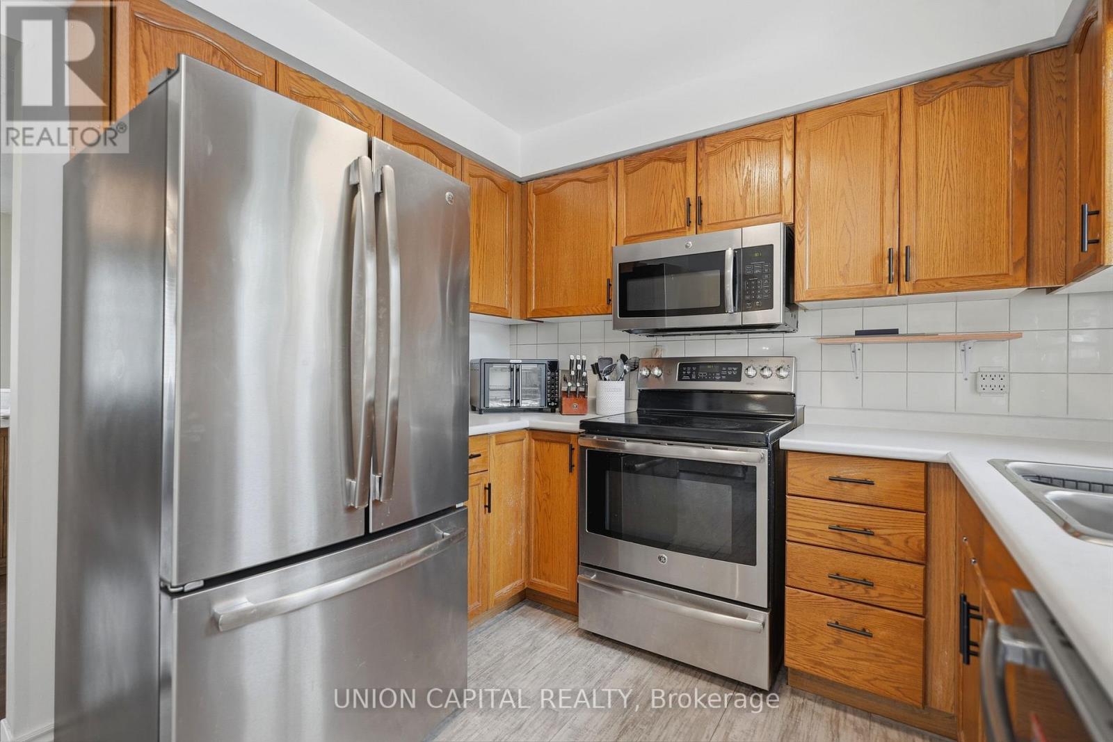 6699 Montrose Road Property Photo 12