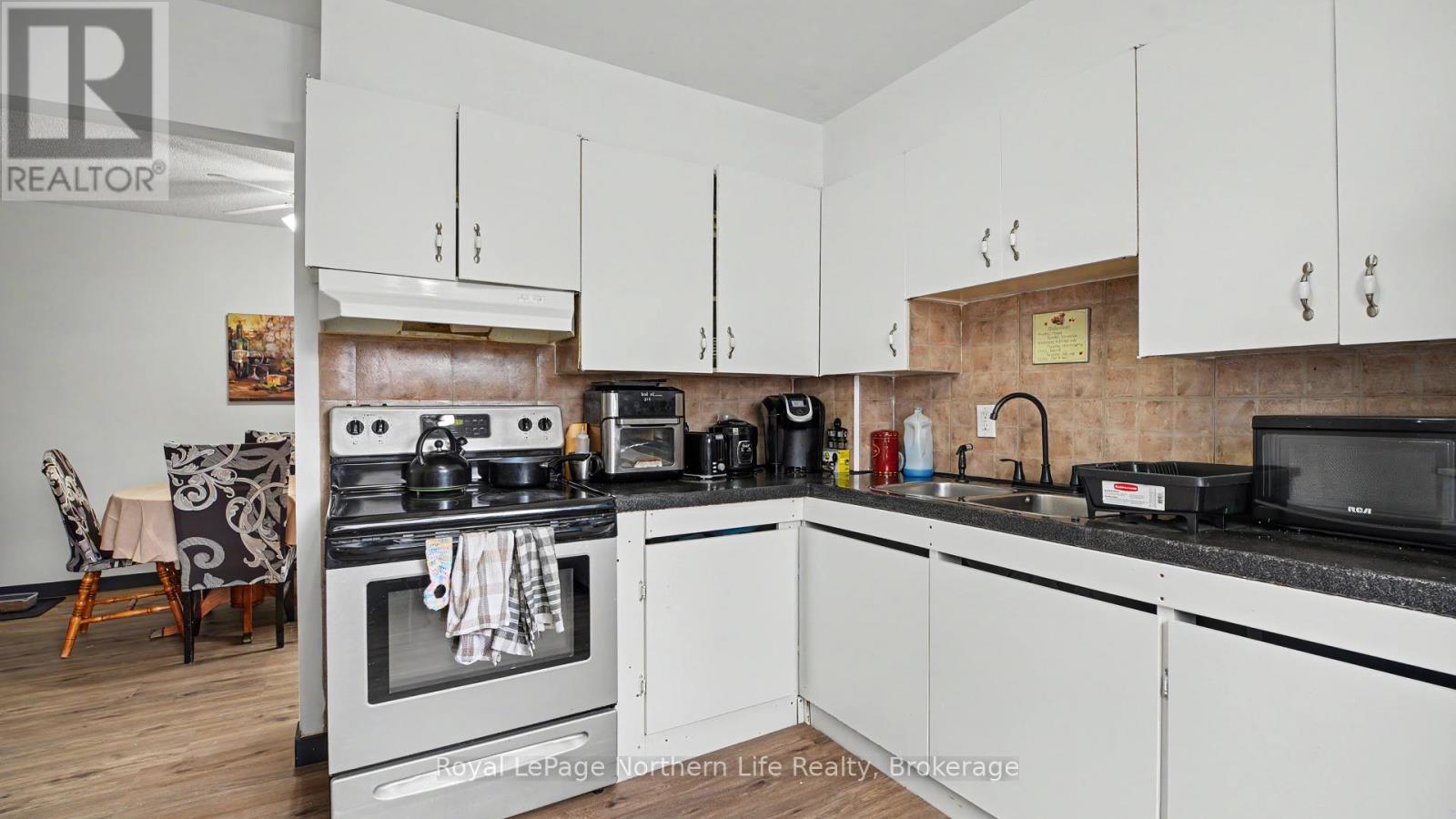 811 Tackaberry Drive Property Photo 10
