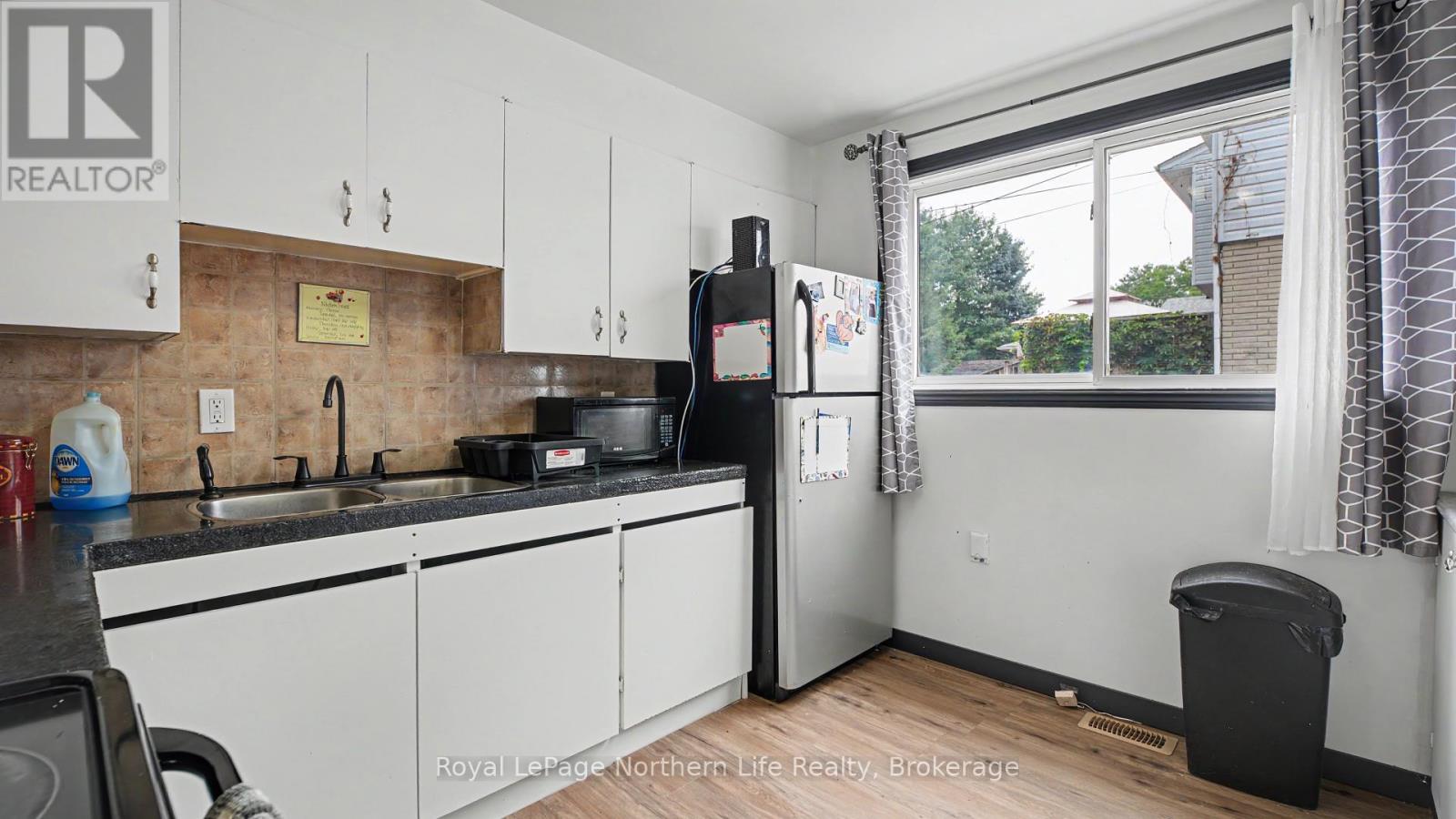 811 Tackaberry Drive Property Photo 12