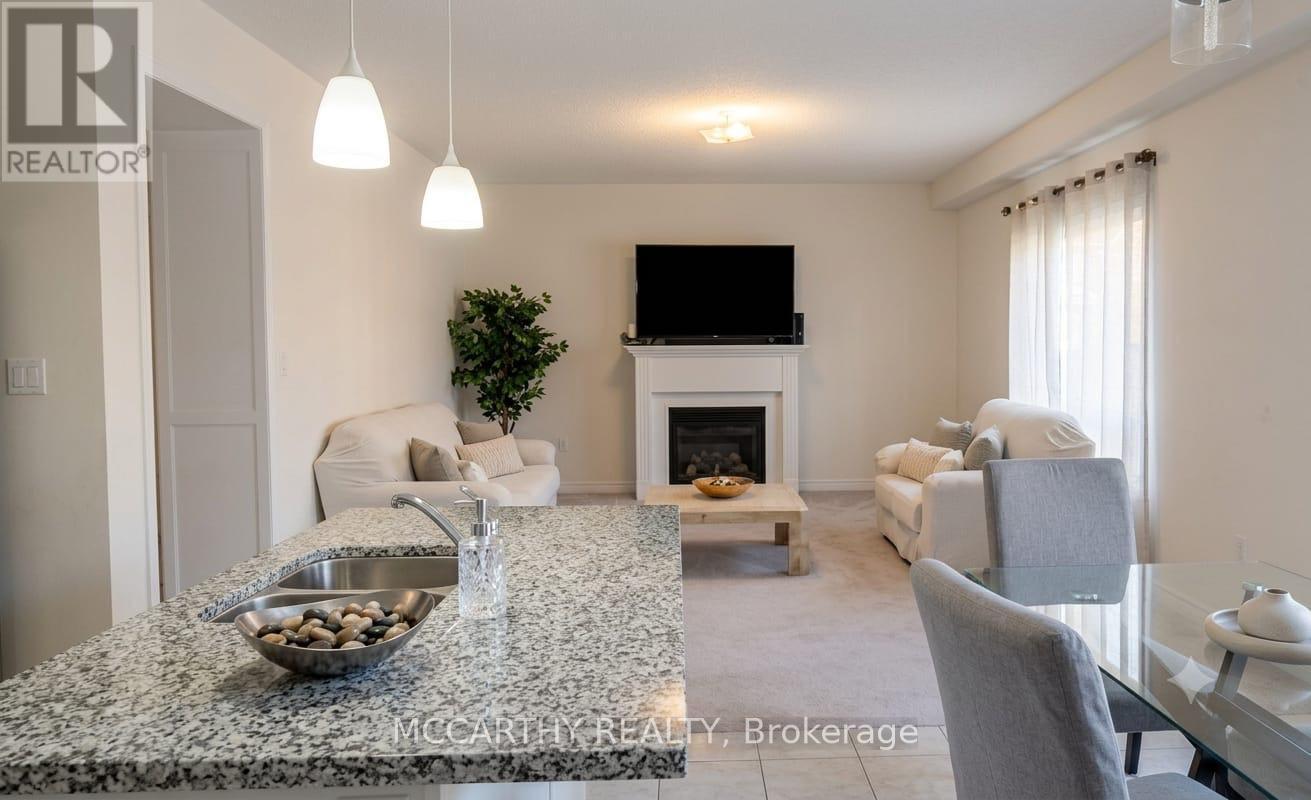857 O'reilly Crescent Property Photo 2