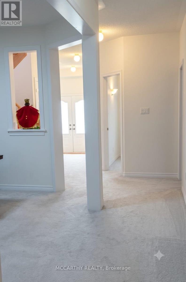 857 O'reilly Crescent Property Photo 3