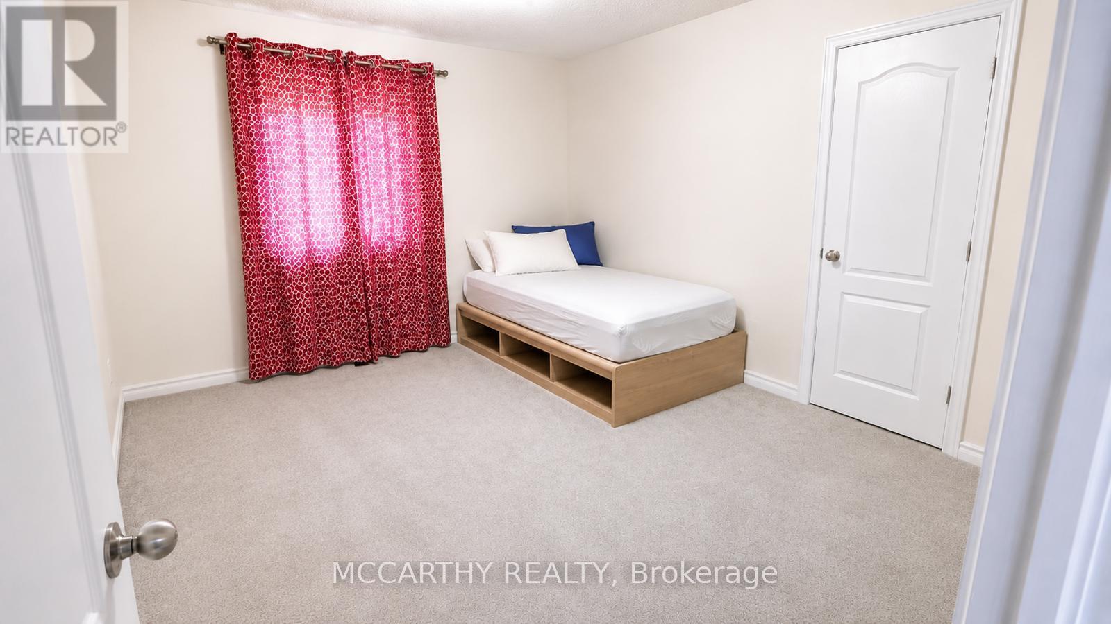 857 O'reilly Crescent Property Photo 9