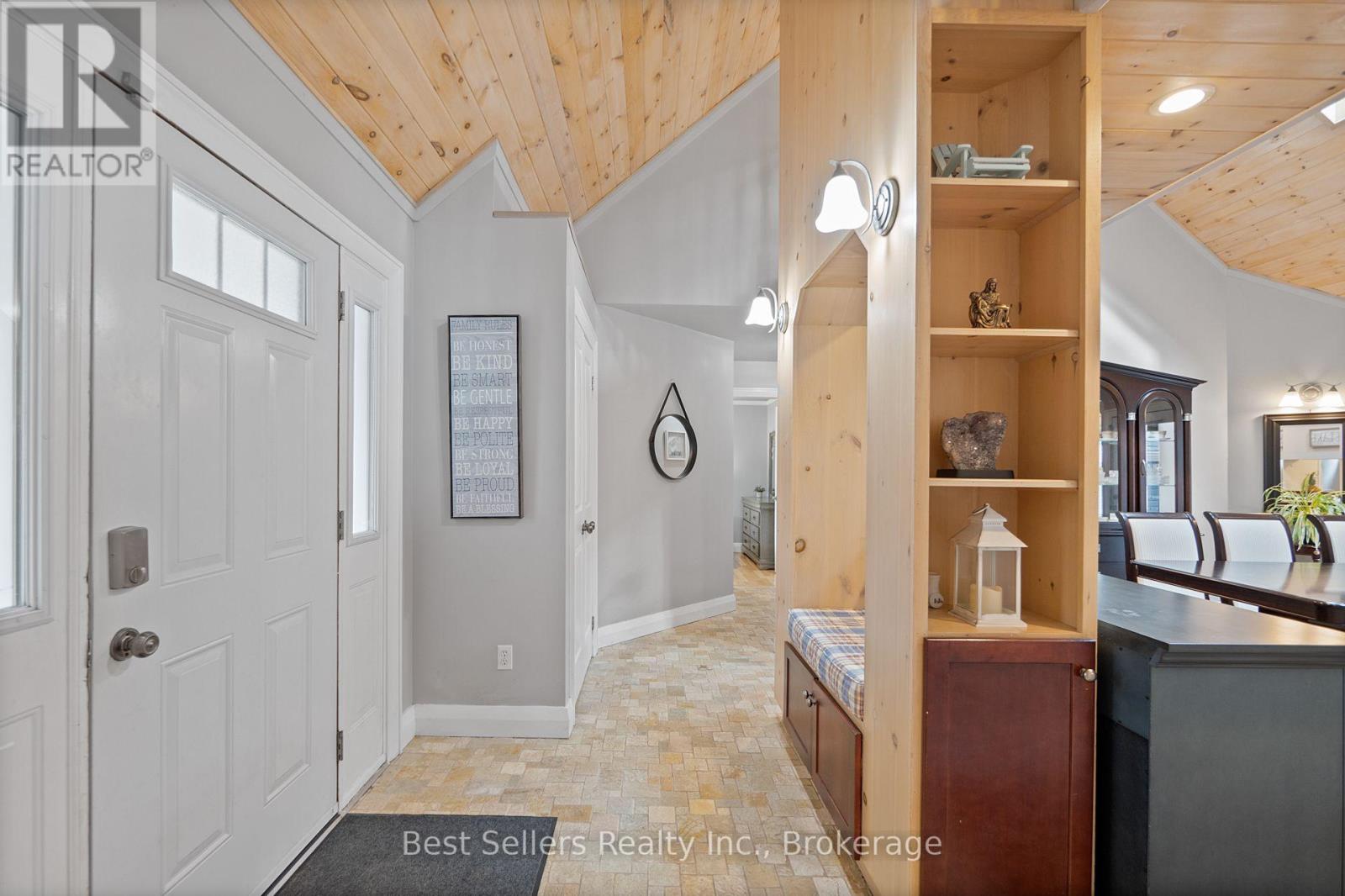 1622 Houseys Rapids Road Property Photo 5