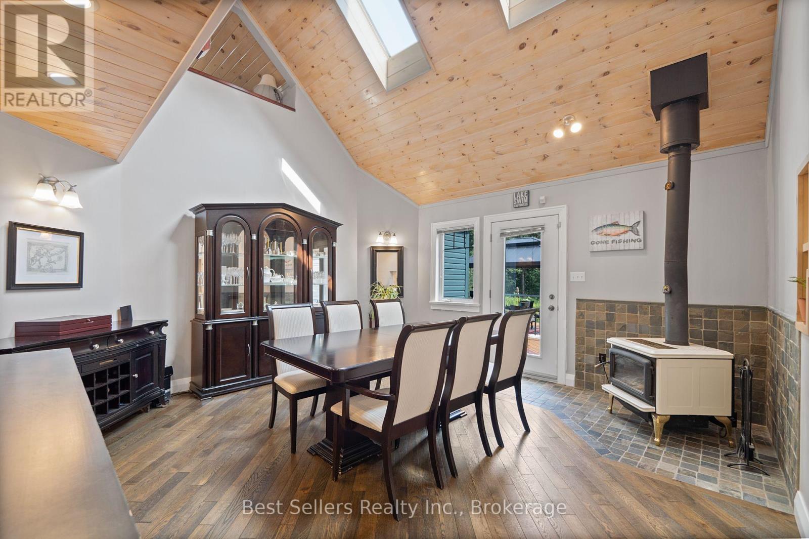 1622 Houseys Rapids Road Property Photo 7