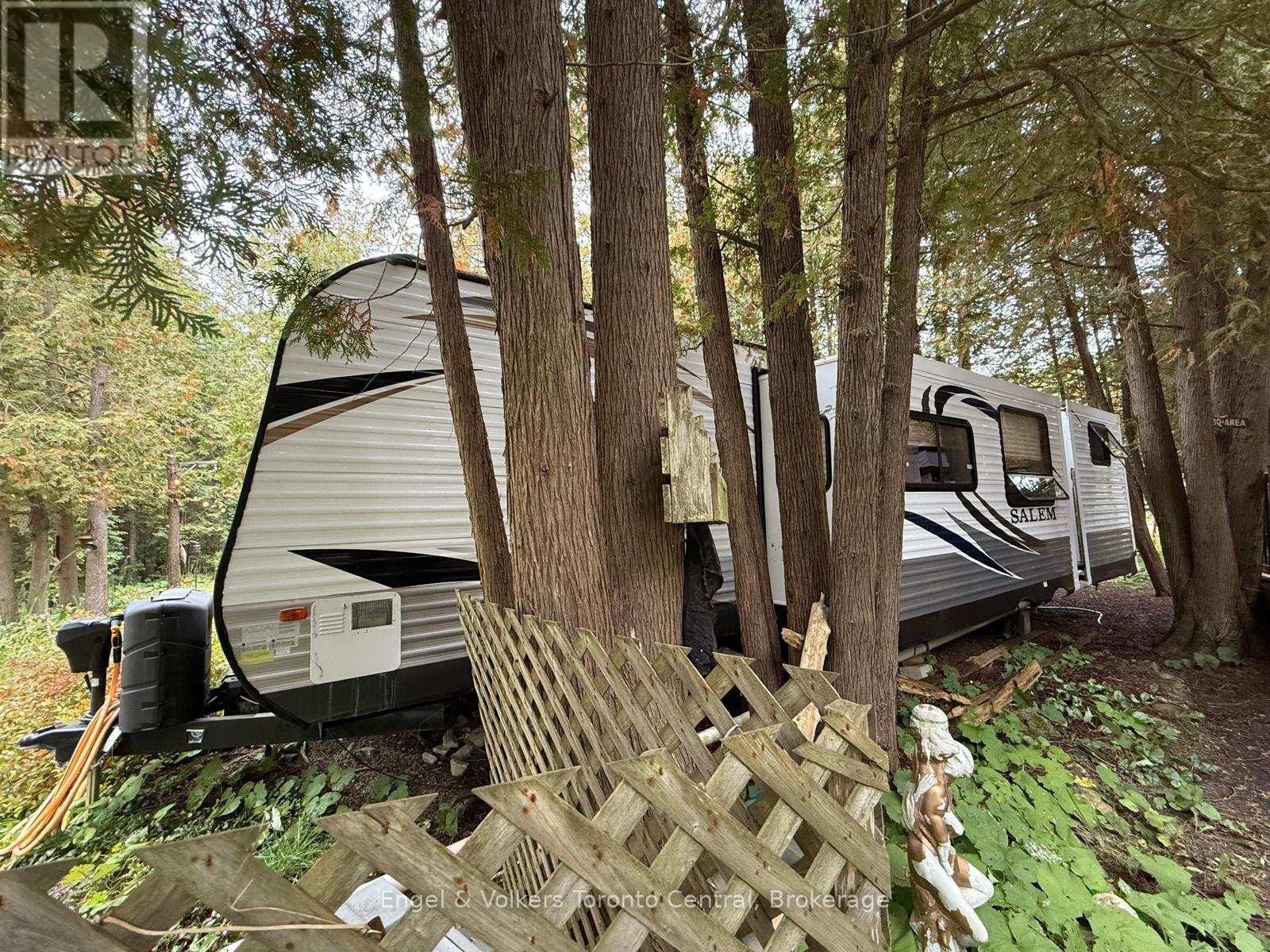 C 8 - 7489 Sideroad 5 E Property Photo 25
