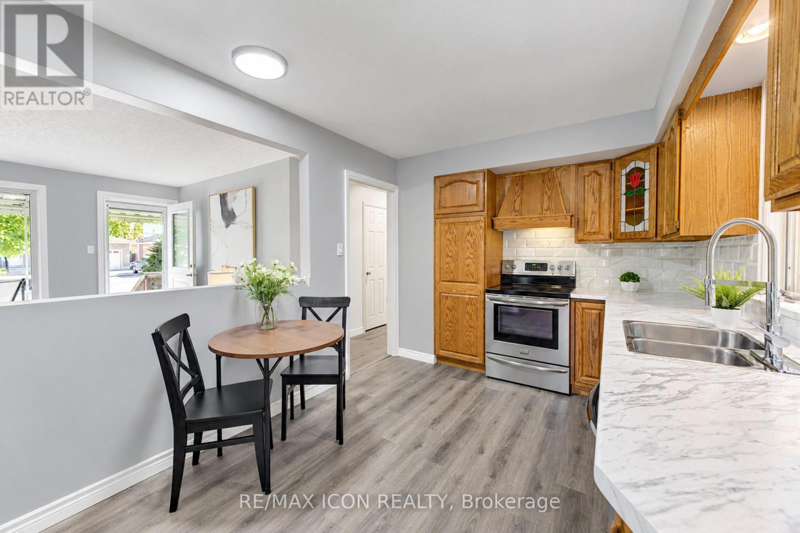 64 Lowrey Avenue S Property Photo 10