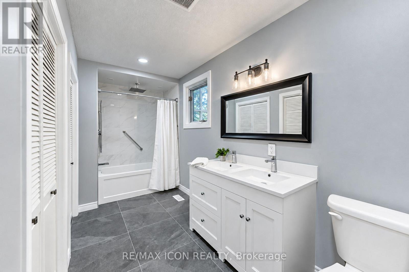 64 Lowrey Avenue S Property Photo 20