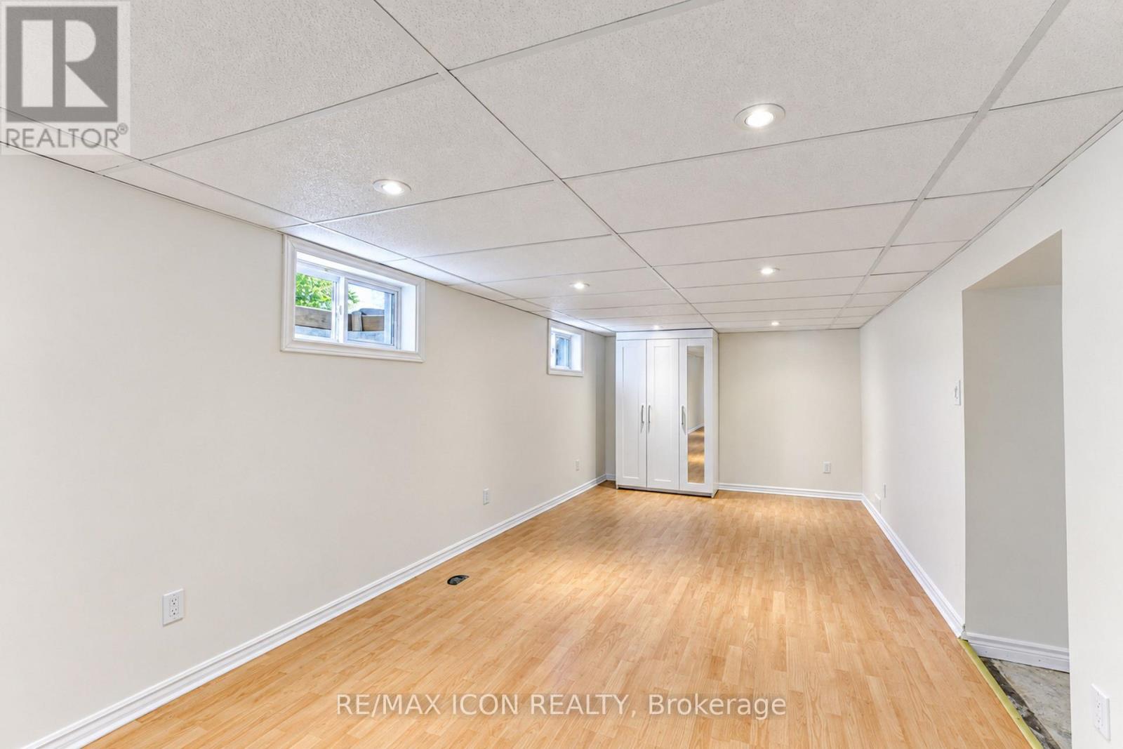64 Lowrey Avenue S Property Photo 27