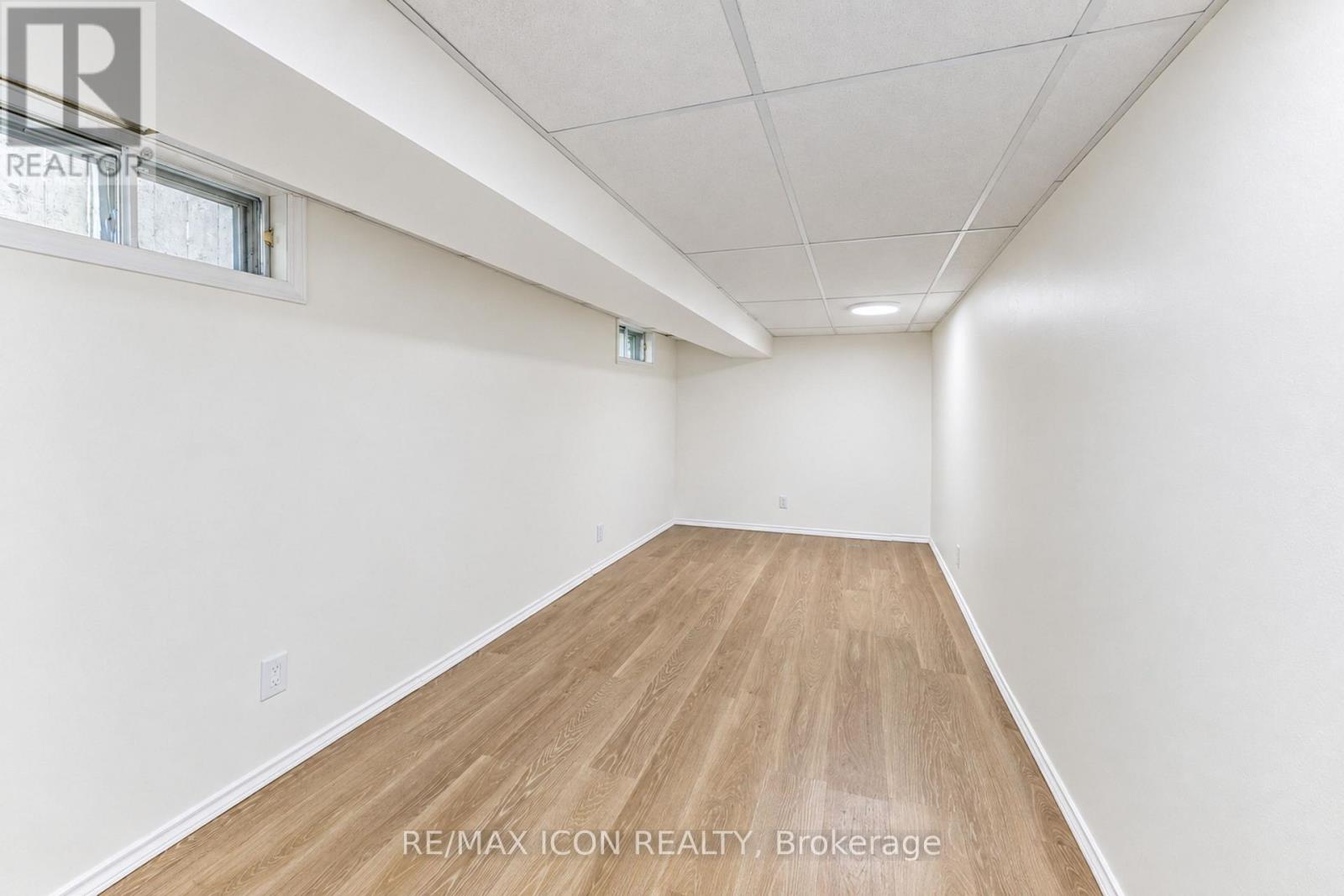 64 Lowrey Avenue S Property Photo 29