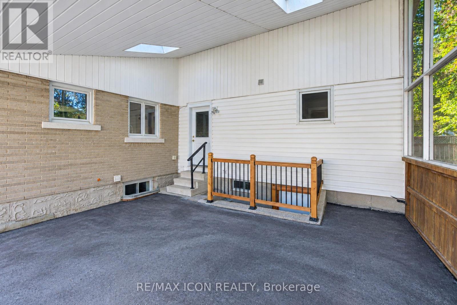 64 Lowrey Avenue S Property Photo 39