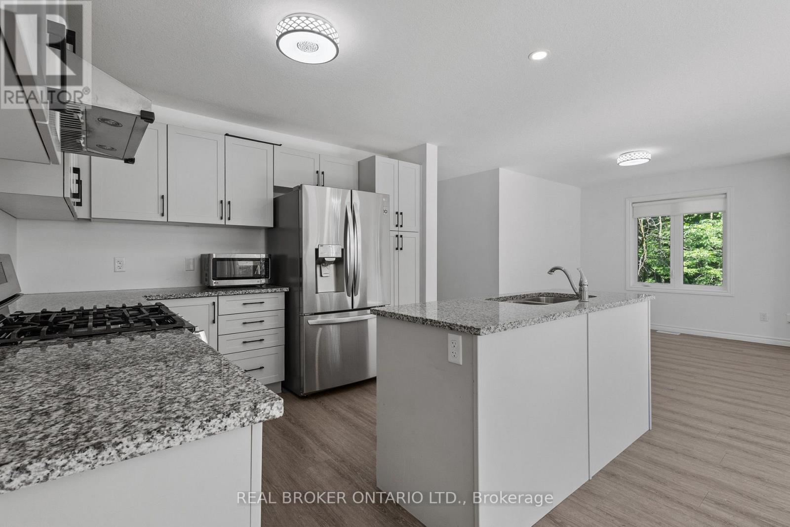 91 Woodedge Circle Property Photo 11