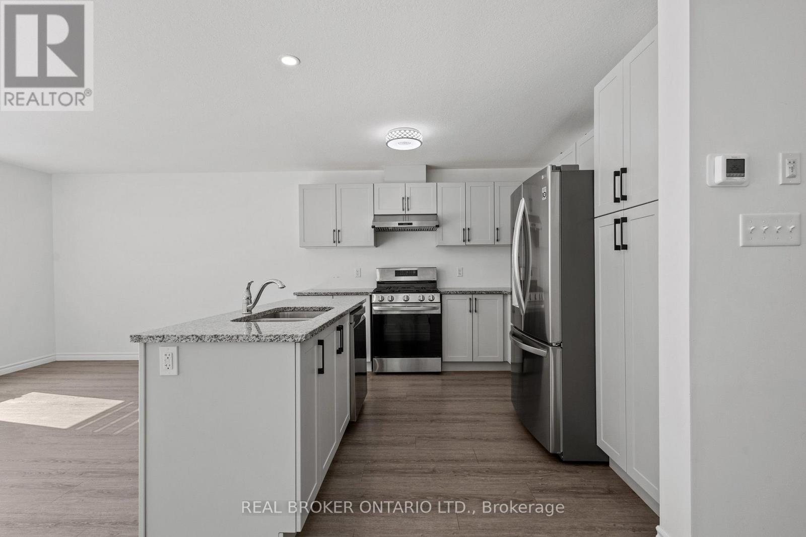 91 Woodedge Circle Property Photo 12