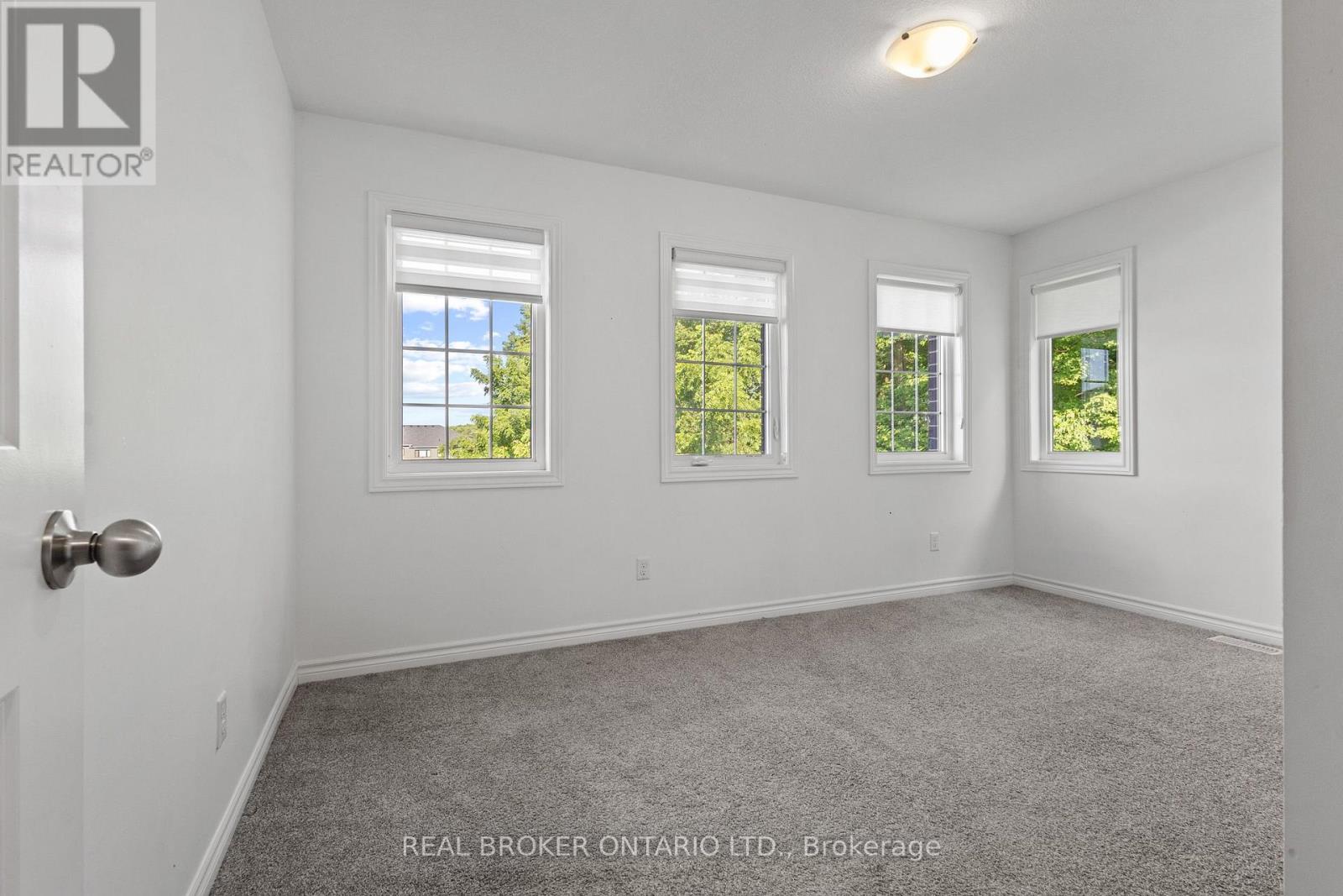 91 Woodedge Circle Property Photo 23