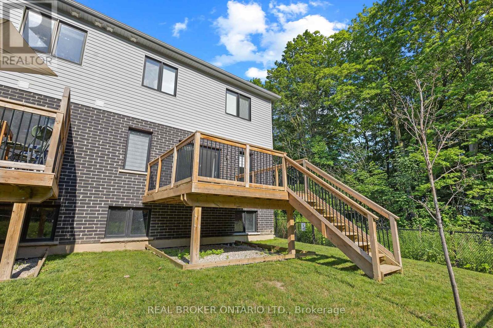 91 Woodedge Circle Property Photo 30