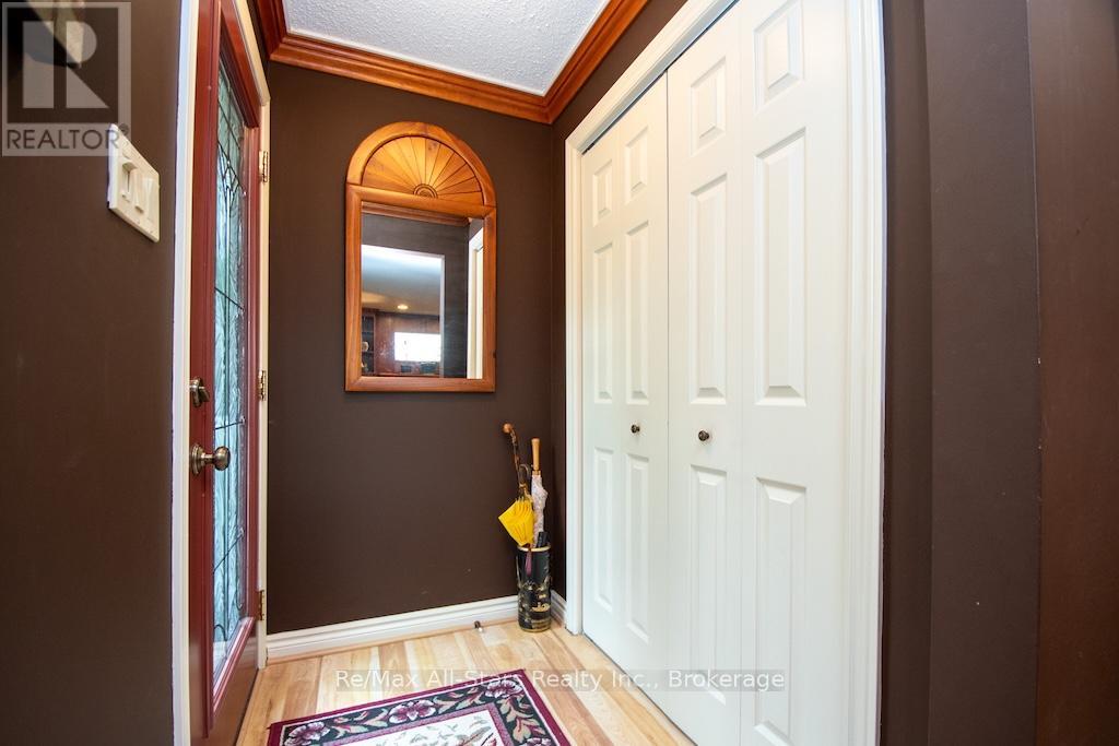 690 Post Road Property Photo 6