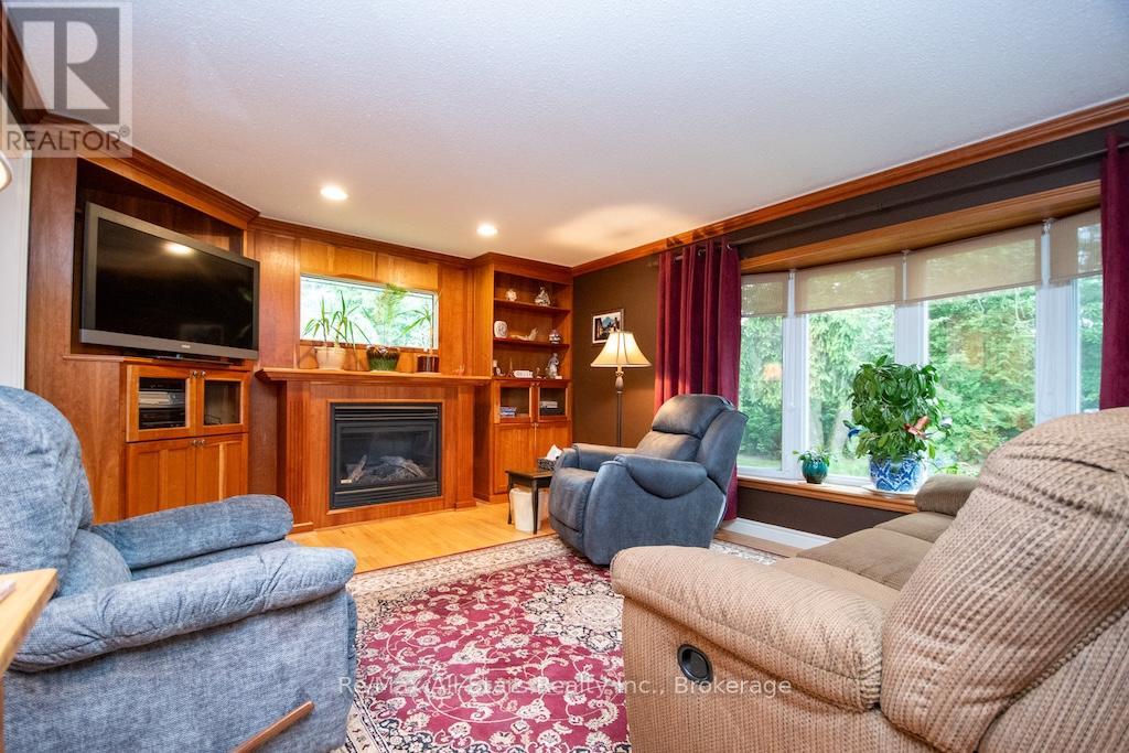 690 Post Road Property Photo 7