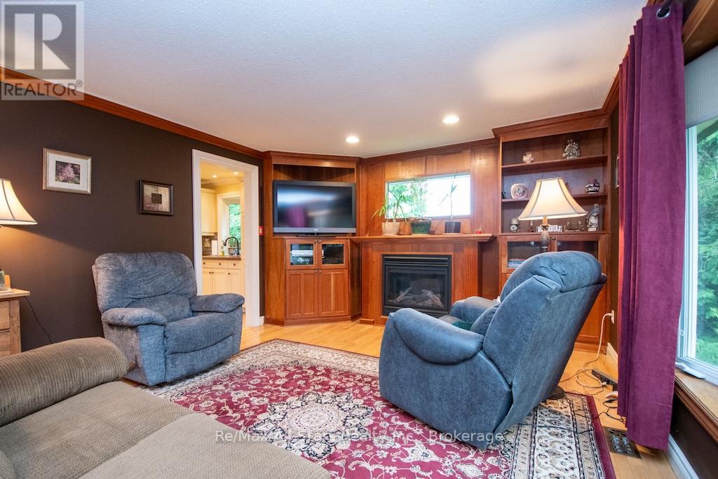 690 Post Road Property Photo 8