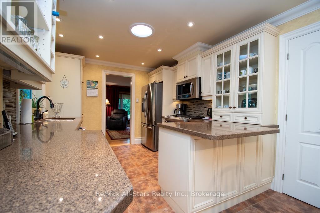 690 Post Road Property Photo 16