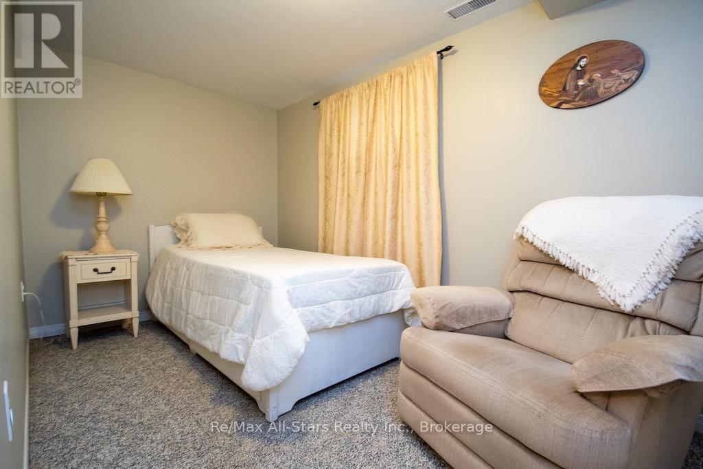 690 Post Road Property Photo 25