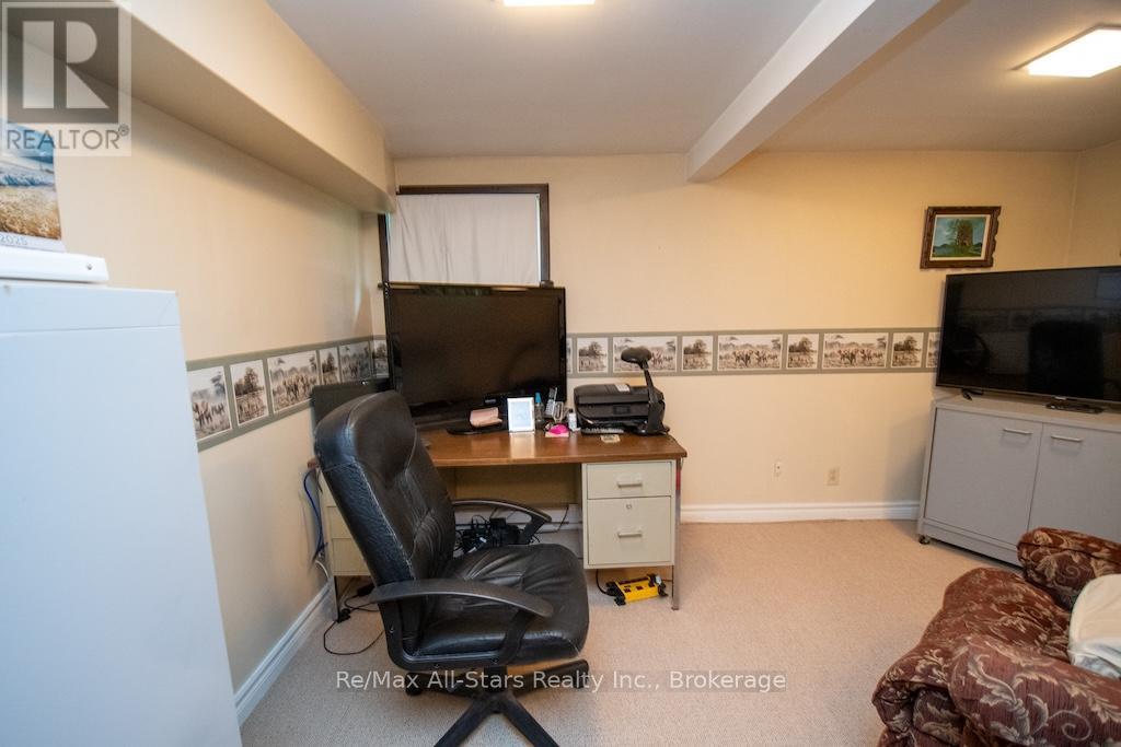 690 Post Road Property Photo 30