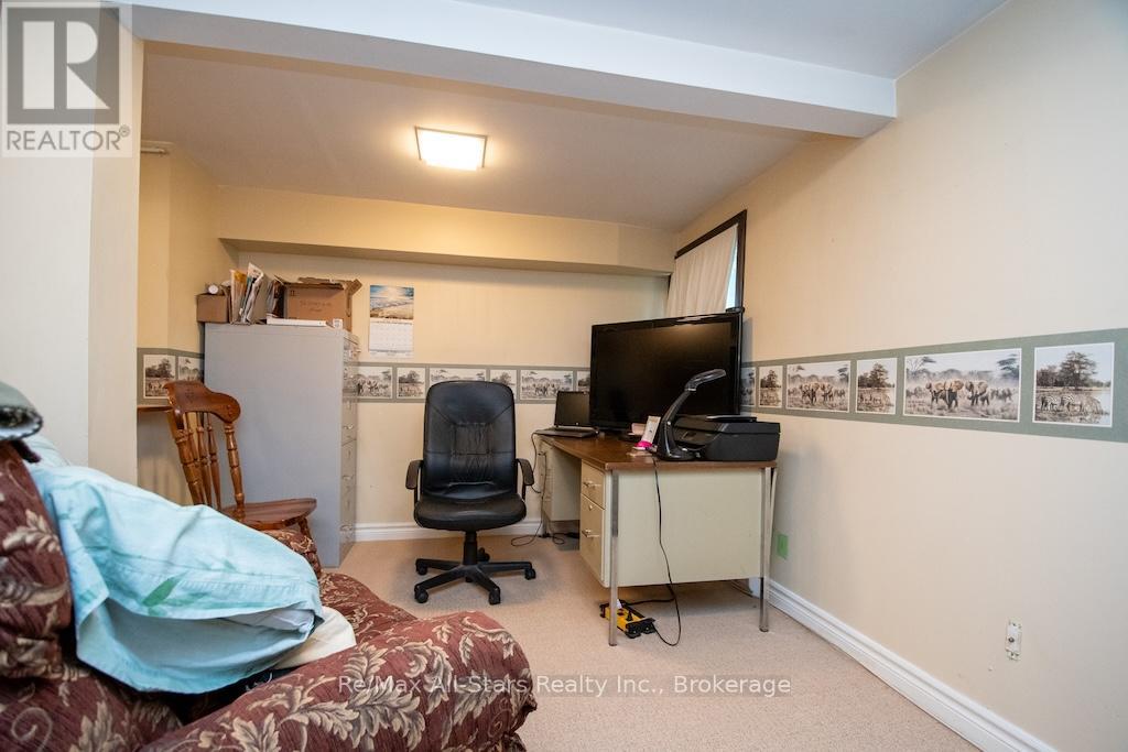 690 Post Road Property Photo 32