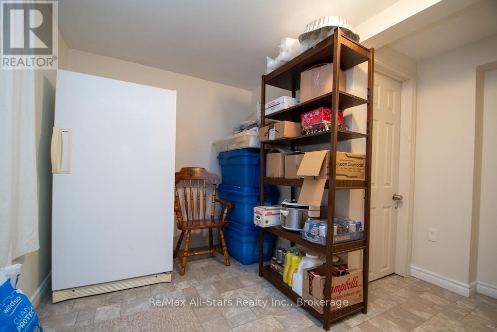 690 Post Road Property Photo 33