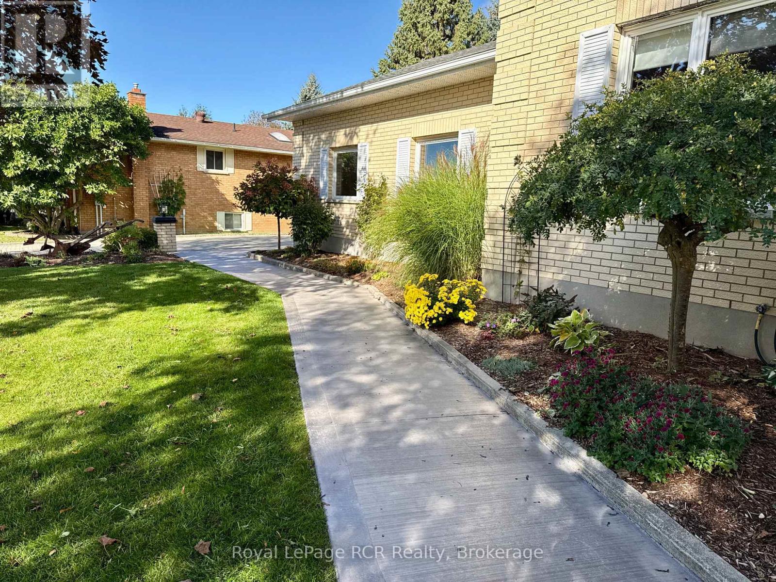 686 16th Street Property Photo 5