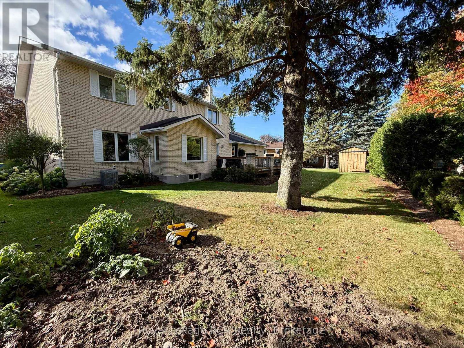 686 16th Street Property Photo 9