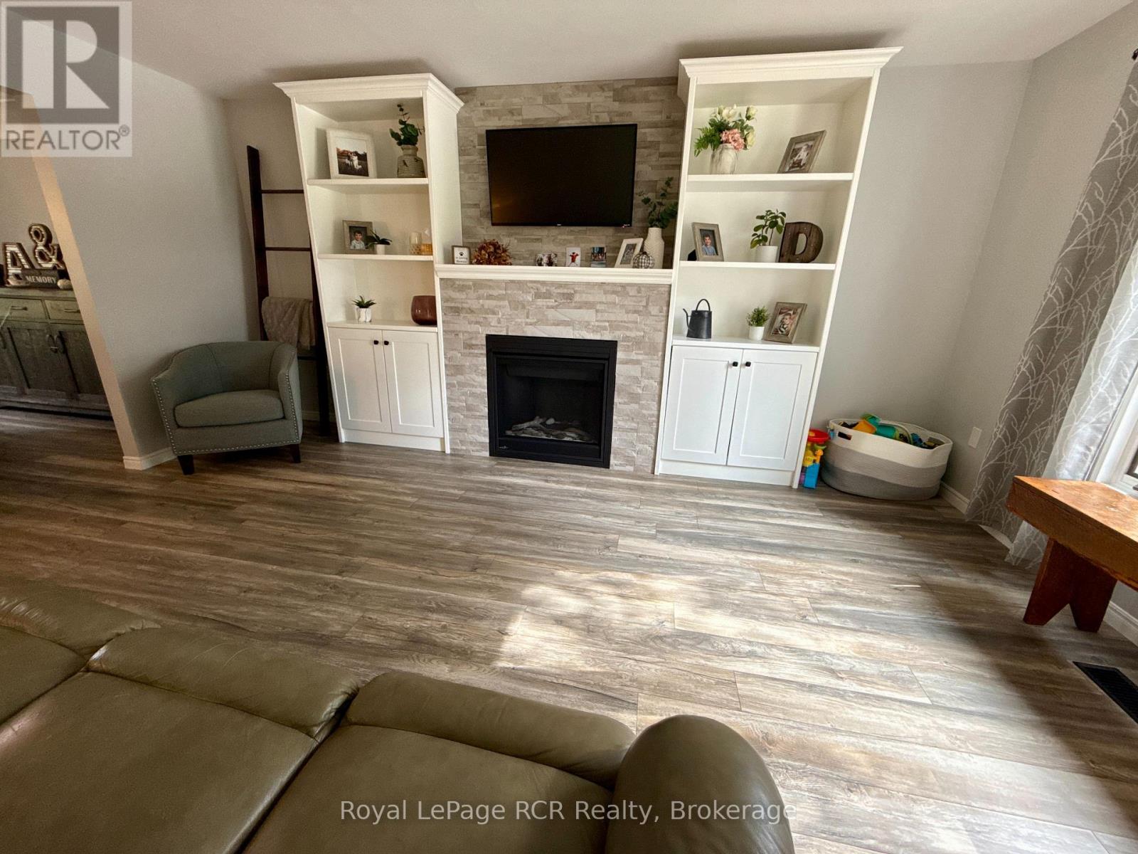 686 16th Street Property Photo 32