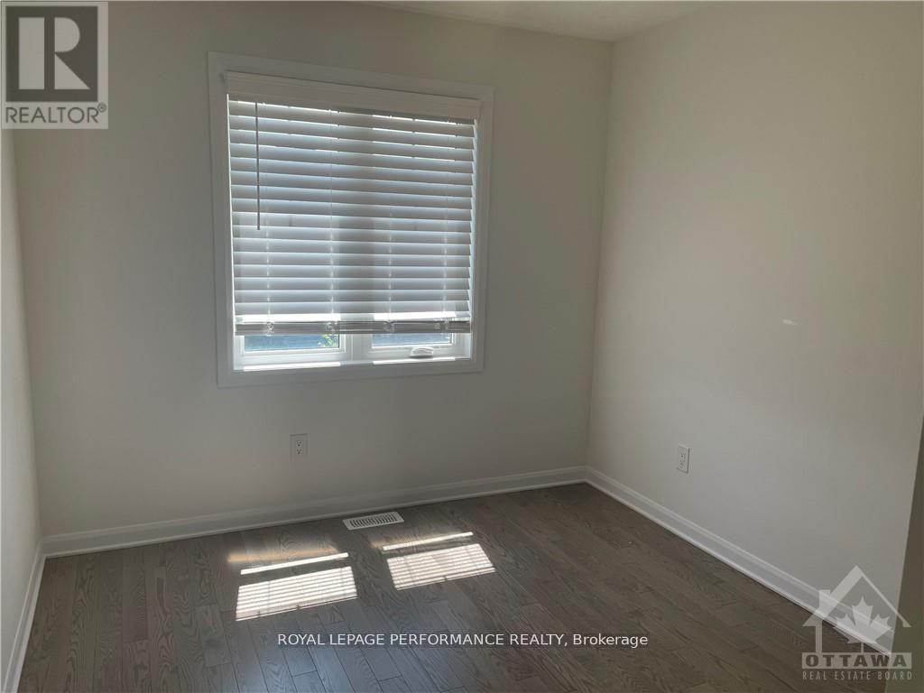 1039 Speedvale Court Property Photo 12