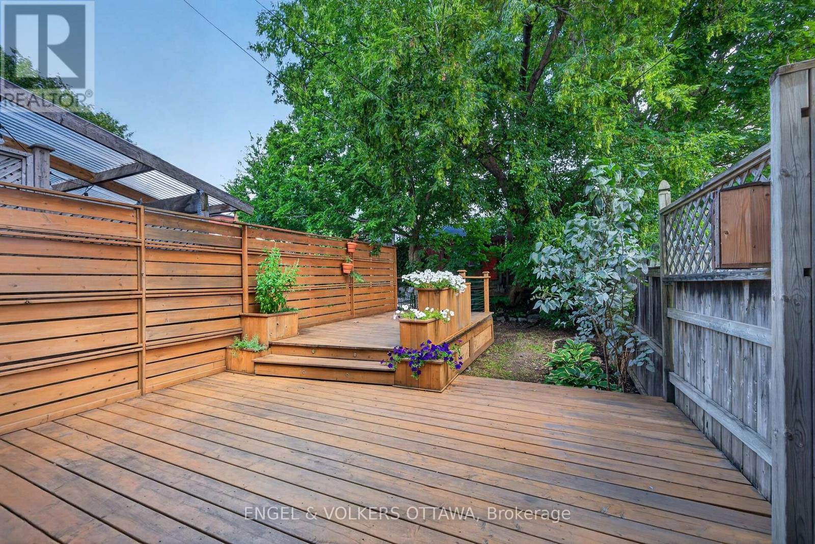 75 Eccles Street Property Photo 4