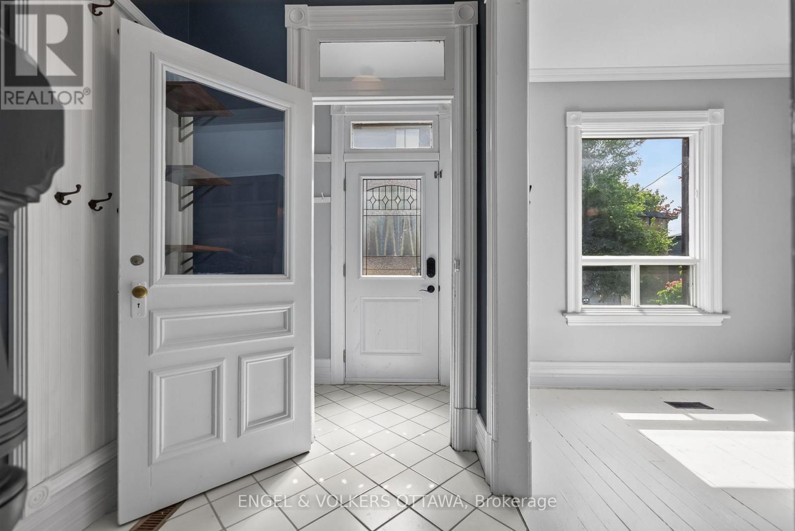 75 Eccles Street Property Photo 6