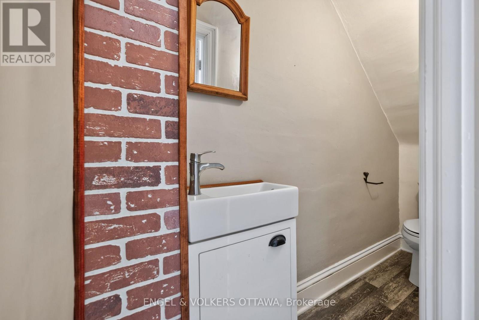 75 Eccles Street Property Photo 16