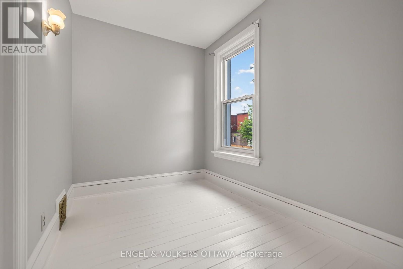 75 Eccles Street Property Photo 30