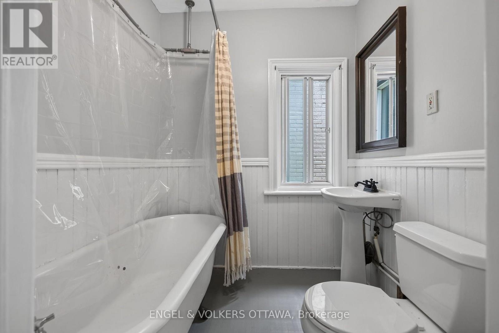 75 Eccles Street Property Photo 32
