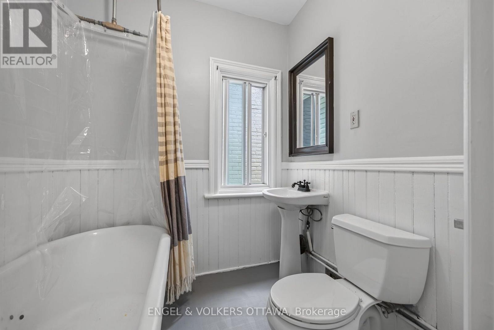 75 Eccles Street Property Photo 33