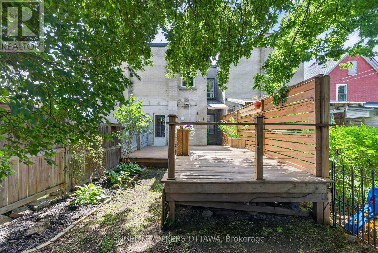 75 Eccles Street Property Photo 37