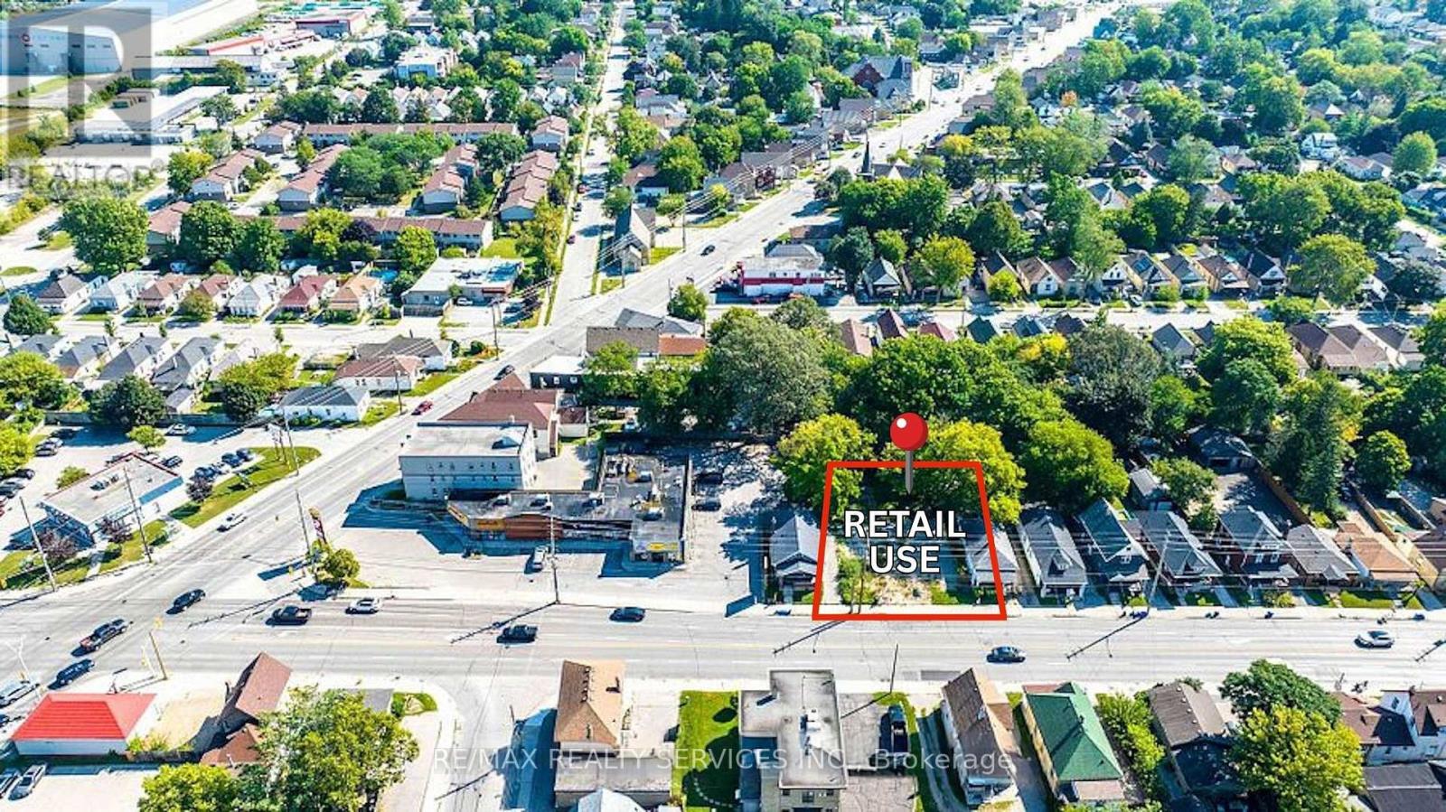152 Adelaide Street N Property Photo 2