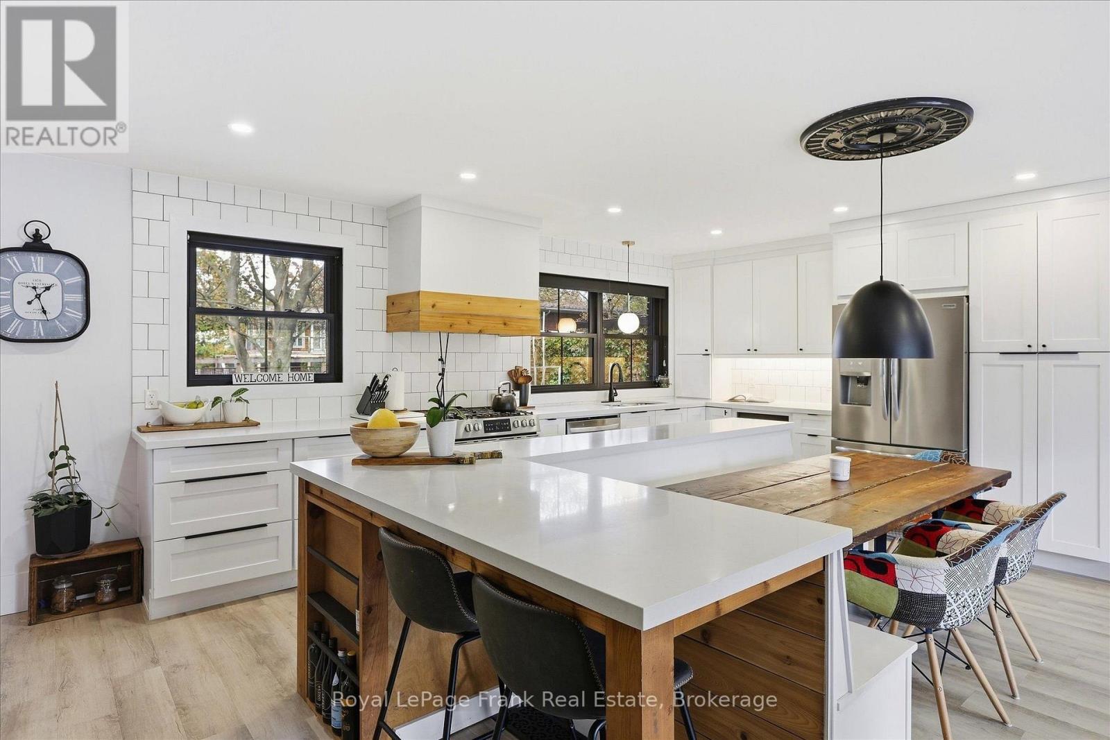 956 Weller Street Property Photo 14